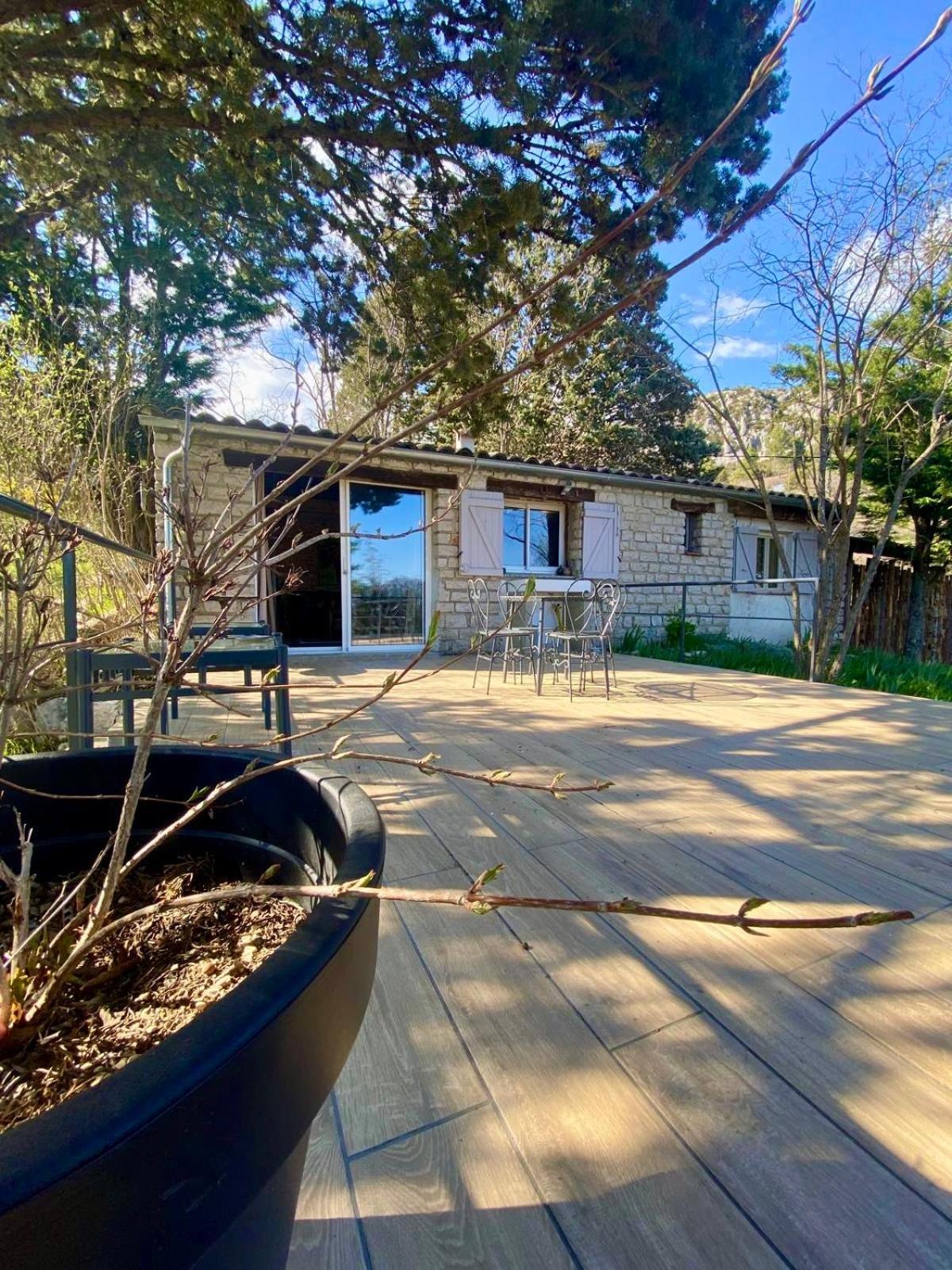 La Maison D'Eddy Et Caro Aux Portes Du Verdon Trigance Exterior foto