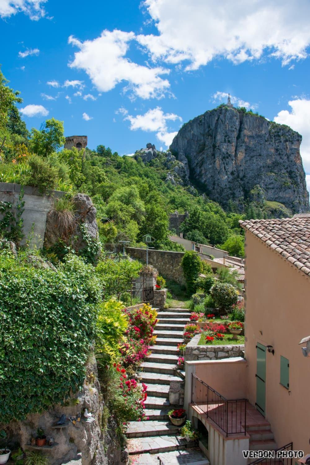 La Maison D'Eddy Et Caro Aux Portes Du Verdon Trigance Exterior foto